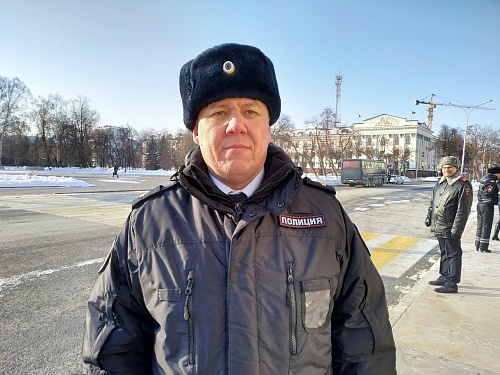 Молодые ведут себя нагло! Тюменцам на дорогах не хватает взаимного уважения