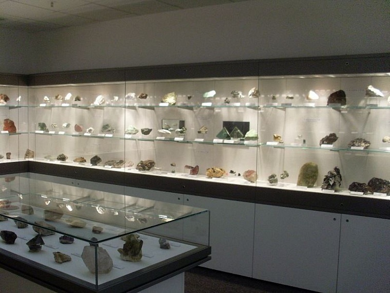 Туристы потеряли тюменский Музей геологии, нефти и газа