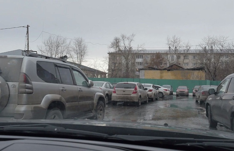 Парковка у моста Влюбленных: неудобно платить