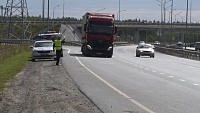 На областных трассах и в Тюмени ГИБДД сегодня проверят грузовики