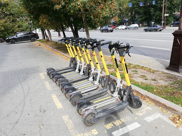 В приложения аренды самокатов призвали добавить тест на знание ПДД