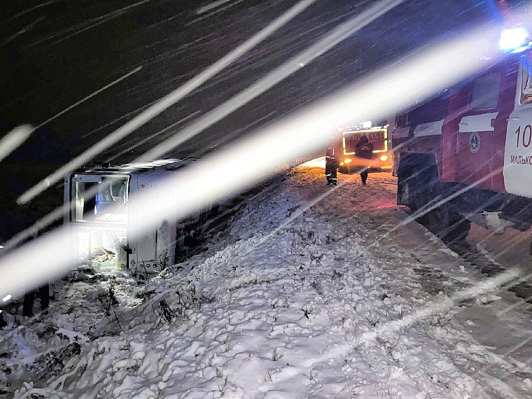 За три дня тюменские пожарные более 20 раз выезжали на помощь автомобилистам