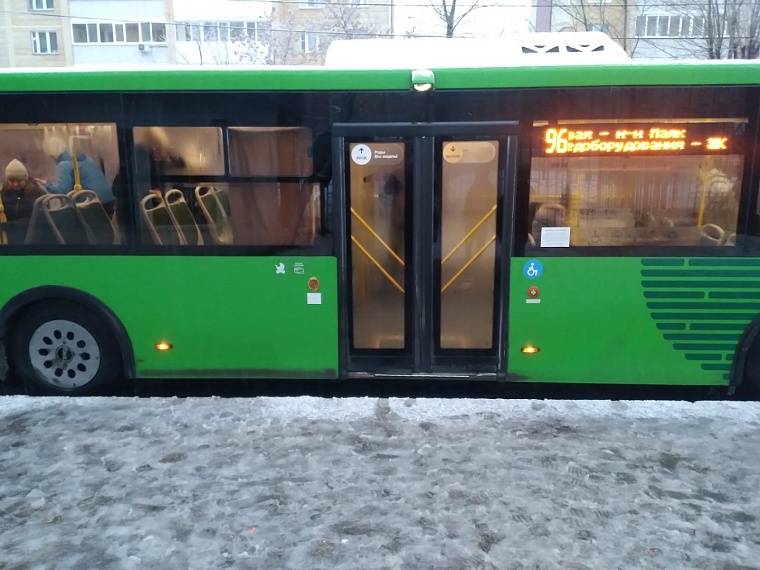 В Тюмени провели мониторинг загрузки популярных маршрутов №52 и №96: превышений норм не выявили