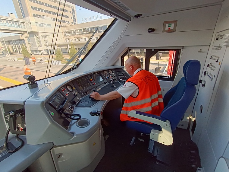 Новая тюменская электричка разгоняется до 120 километров в час