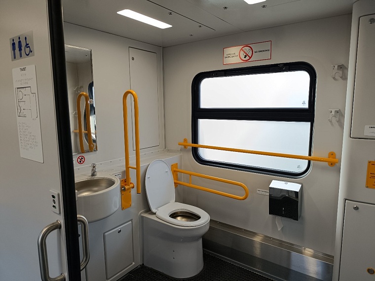 Новая тюменская электричка разгоняется до 120 километров в час