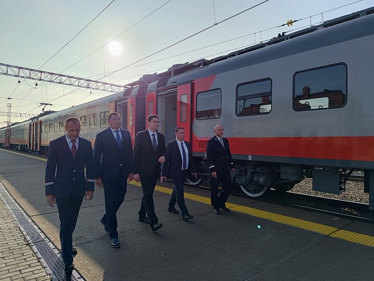 Новая тюменская электричка разгоняется до 120 километров в час