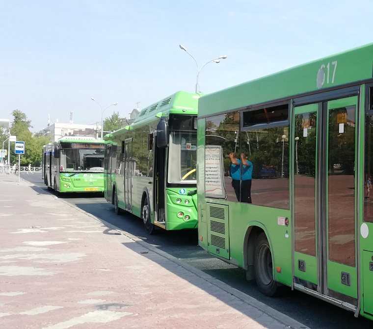 Сегодня в Тюмени отключат несколько светофоров и переименуют несколько остановок: список