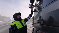 На трассах Тюменской области проверяют грузовики