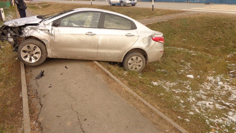 Два пешехода попали под колеса