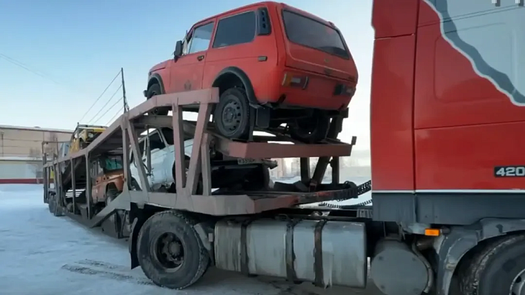 Ямальцы подарили участникам СВО пять машин