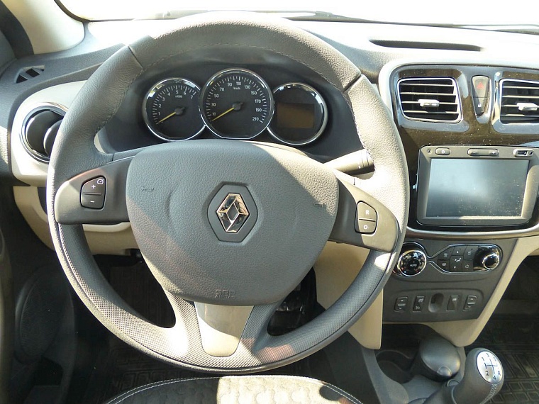 В новый Renault Logan добавили климат и круиз-контроль