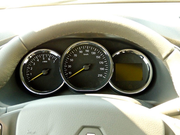 В новый Renault Logan добавили климат и круиз-контроль