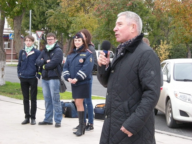 Многонациональный флешмоб за безопасность на дорогах прошел в Тюмени