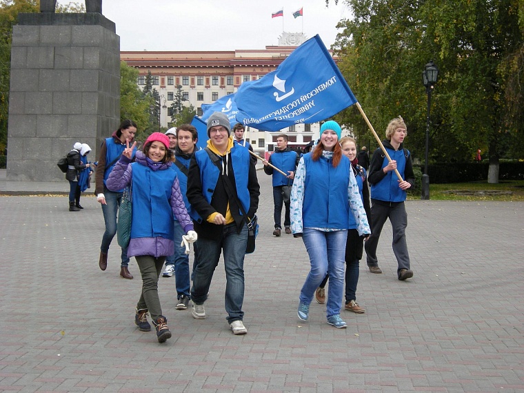 Многонациональный флешмоб за безопасность на дорогах прошел в Тюмени