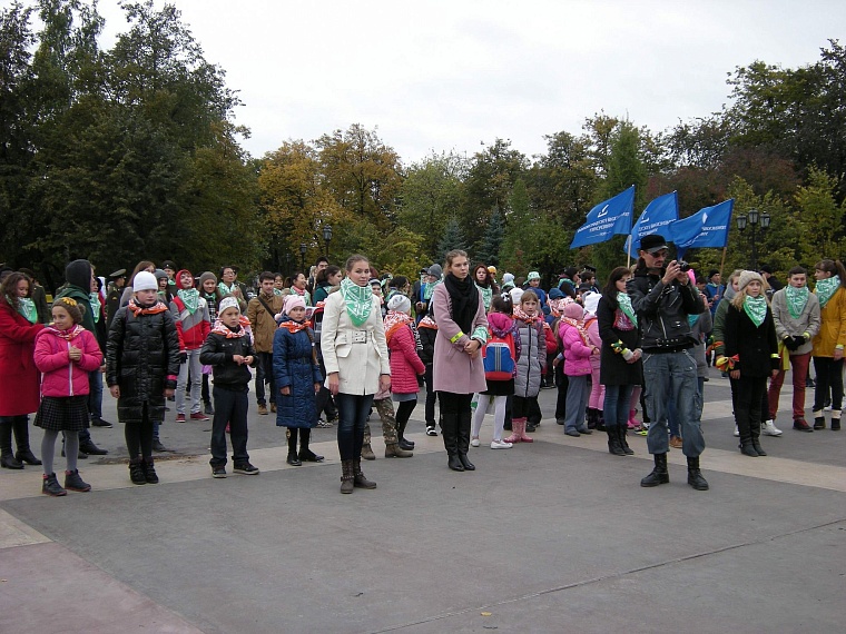 Многонациональный флешмоб за безопасность на дорогах прошел в Тюмени