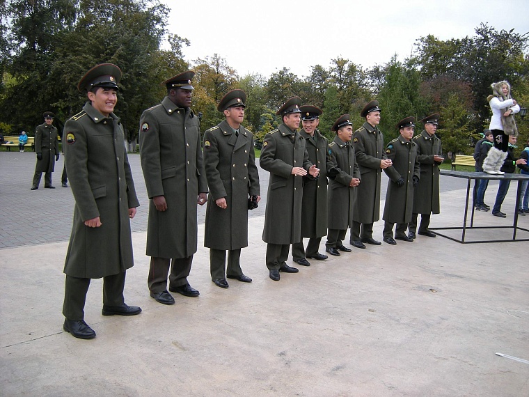 Многонациональный флешмоб за безопасность на дорогах прошел в Тюмени