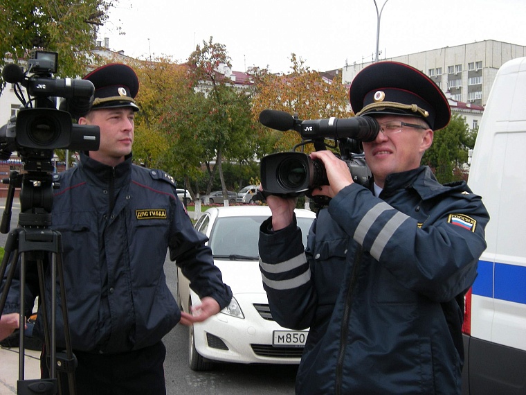 Многонациональный флешмоб за безопасность на дорогах прошел в Тюмени