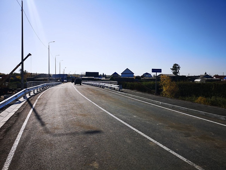 Строители завершили ремонт моста на дороге Заводоуковск - Упорово