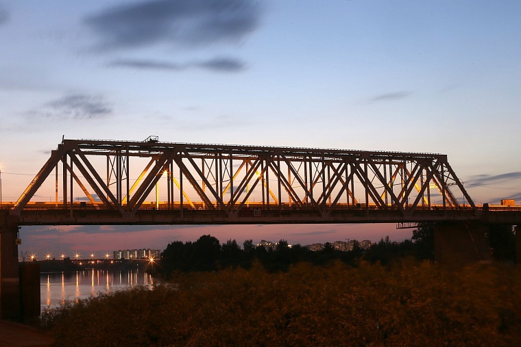 Есть ли жизнь после перекрытия моста на Мельникайте?