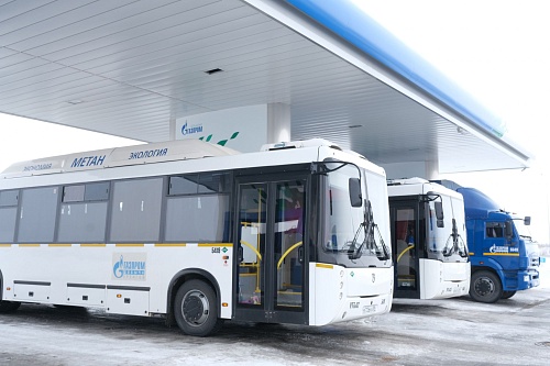 В «Газпром добыча Уренгой» продолжается планомерный перевод автотранспорта на компримированный природный газ