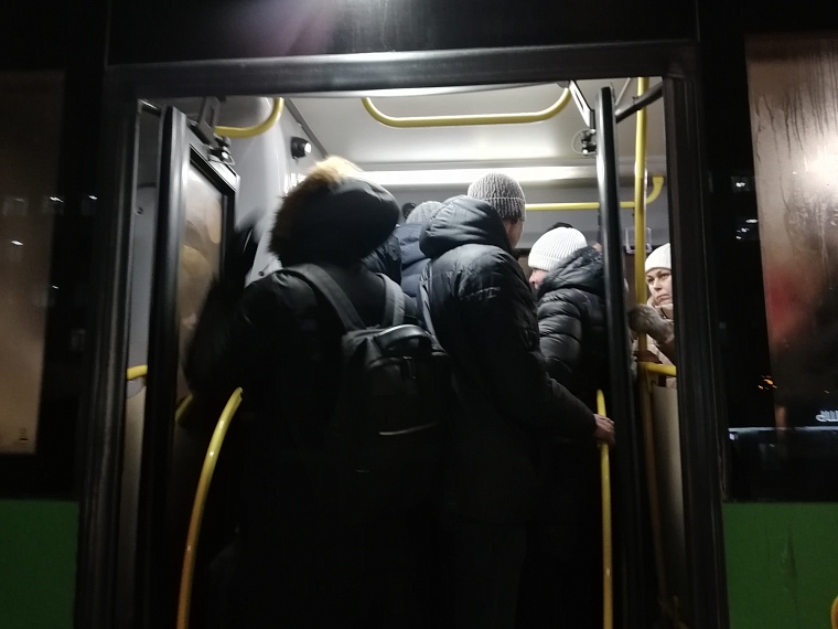 После жалоб тюменцев в областном центре изменят схемы движения некоторых маршрутов