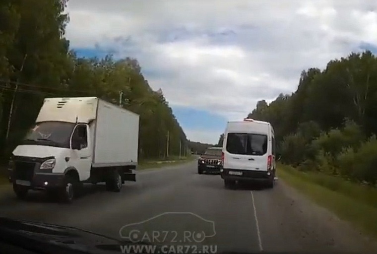 ГИБДД проверяет видео с опасным обгоном "Лэнд Крузера" в районе Решетниково