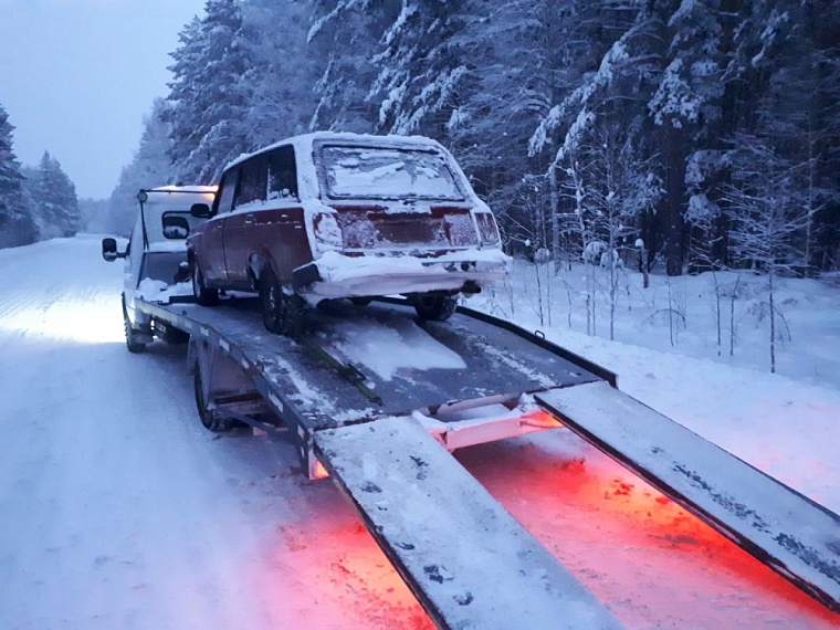 В Тюменской области подросток взял автомобиль, чтобы съездить в магазин
