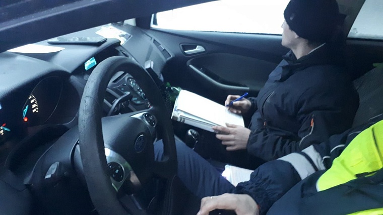 В Тюменской области подросток взял автомобиль, чтобы съездить в магазин