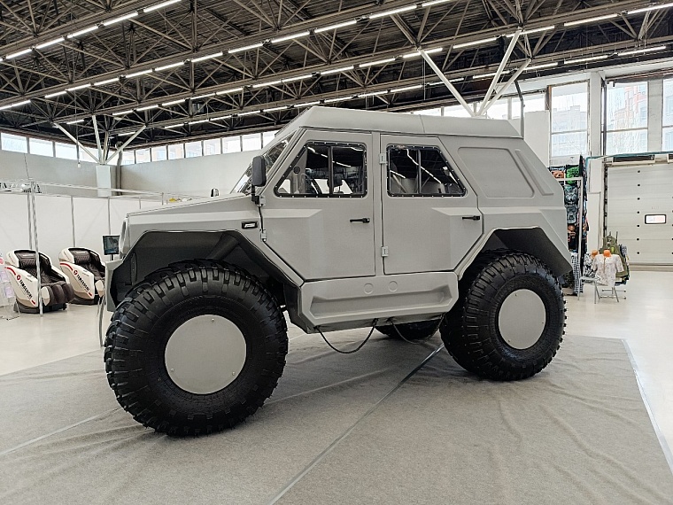 Сладковский "Хакер": в сельской глубинке создали снегоболотоход с пластиковым кузовом