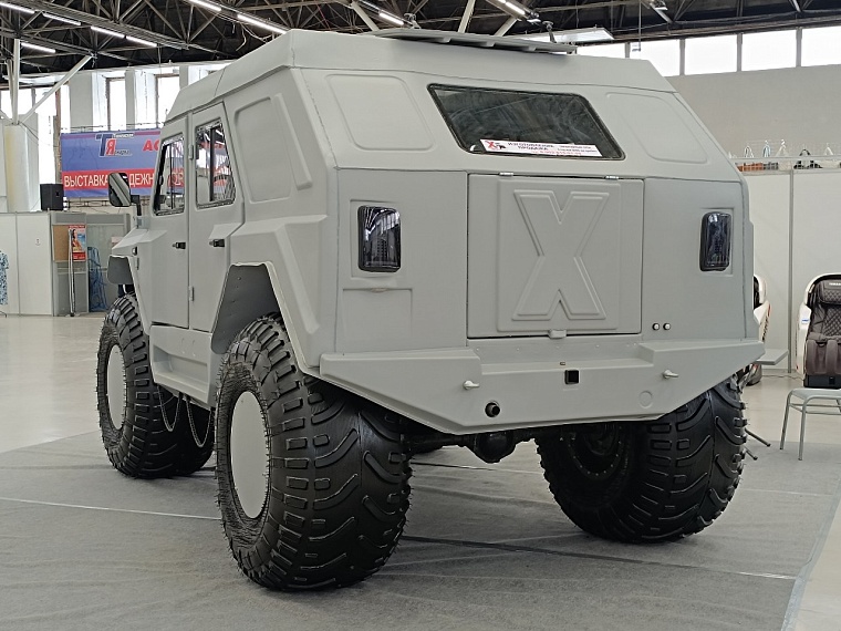 Сладковский "Хакер": в сельской глубинке создали снегоболотоход с пластиковым кузовом