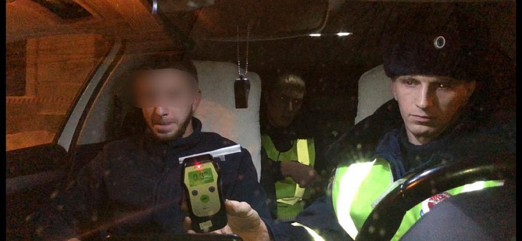 "Сплошная проверка" водителей на трезвость прошла в центре Тюмени