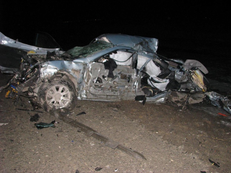 Пьяные водители таранили столбы и дома