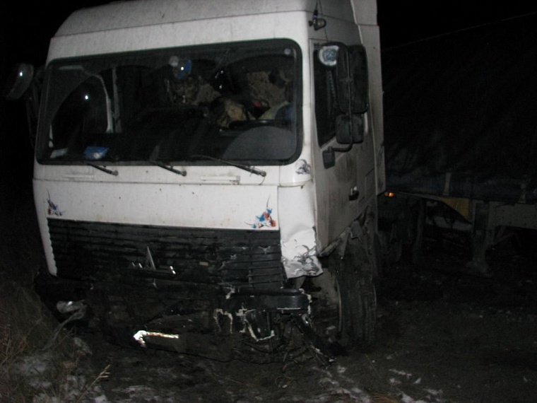 Пьяные водители таранили столбы и дома