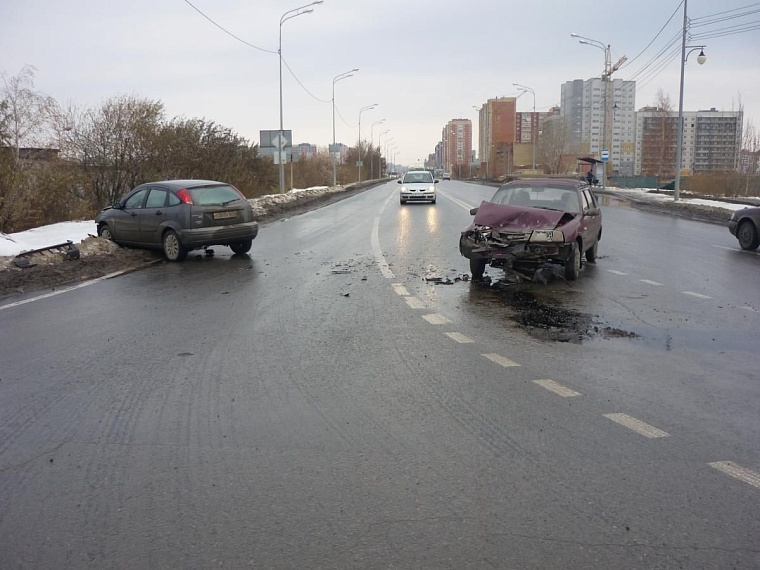Пьяные водители таранили столбы и дома