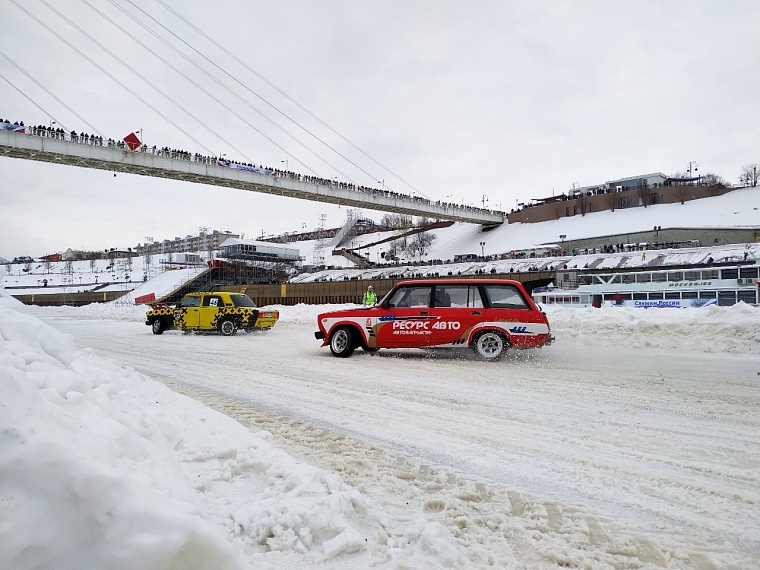 В ГИБДД называли лучших пилотов в тюменской "Спецоперации "Лед"