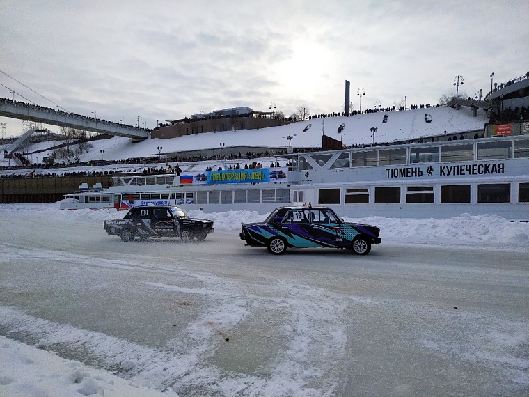 В ГИБДД называли лучших пилотов в тюменской "Спецоперации "Лед"
