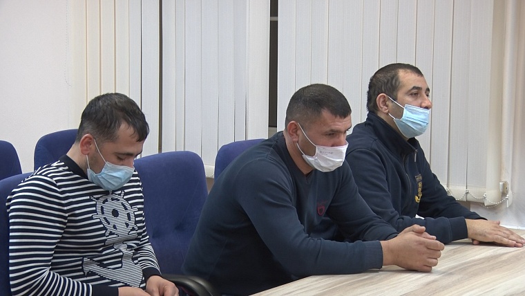 Участники свадебного кортежа, перегородившие Широтную, извинились перед тюменцами