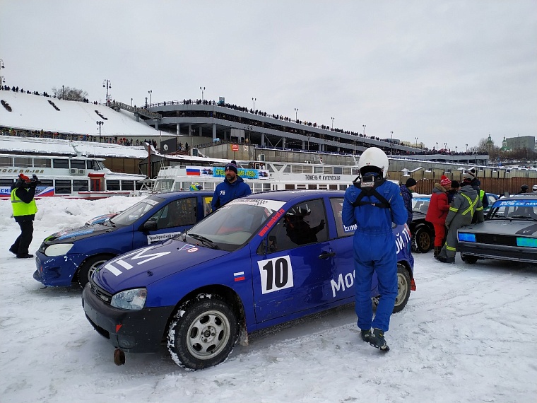 На "Спецоперации "Лёд" силовики показали, как обезвреживают террористов