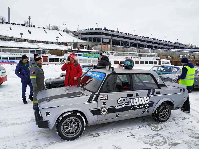 На "Спецоперации "Лёд" силовики показали, как обезвреживают террористов