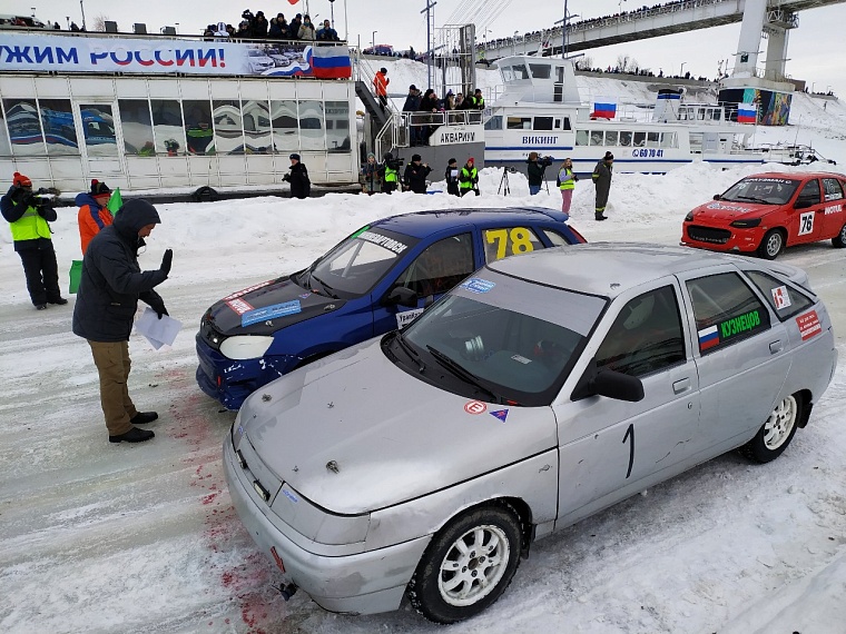 На "Спецоперации "Лёд" силовики показали, как обезвреживают террористов
