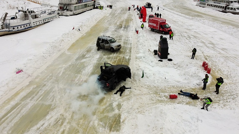На "Спецоперации "Лёд" силовики показали, как обезвреживают террористов