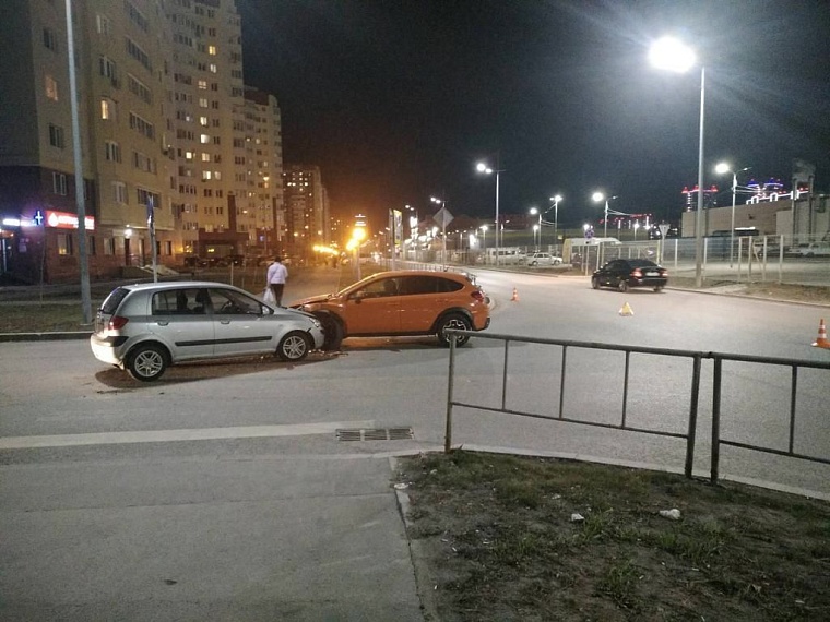 Тюменский суд арестовал водителя, пытавшегося скрыться от ГИБДД и протаранившего "Субару"