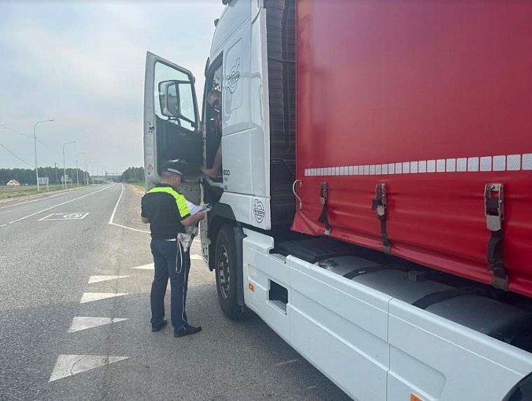 ГИБДД предупреждает: на федеральных автодорогах в Тюменской области растет аварийность