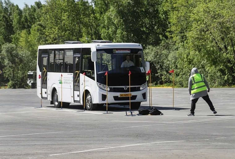 Главное не разлить! В Тюмени состязаются лучшие российские водители автобусов