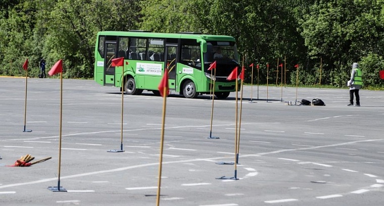 Главное не разлить! В Тюмени состязаются лучшие российские водители автобусов