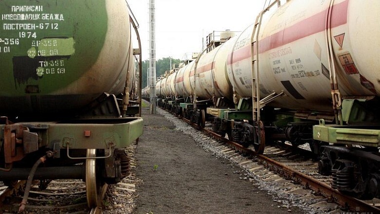 Первая партия белорусских нефтепродуктов прибыла в Усть-Лугу