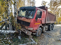 "Не бросайте меня!" На Старо-Тобольском тракте грузовик подмял под себя KIA Rio