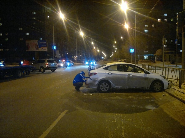 Бордюр проткнул автомобиль и смертельно ранил пассажирку