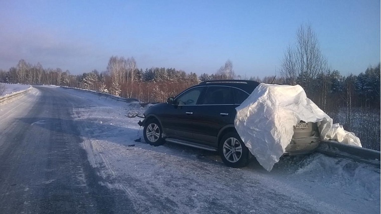 Бордюр проткнул автомобиль и смертельно ранил пассажирку