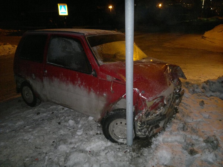 Бордюр проткнул автомобиль и смертельно ранил пассажирку